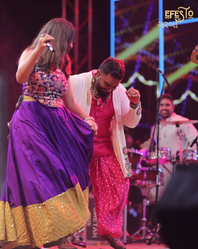 Couple dancing during the live performance